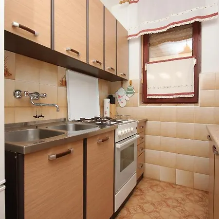 With A Parking Space - 7313 * Pula