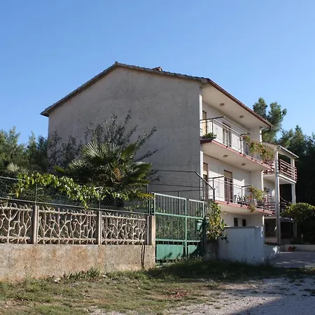 Apartment With A Parking Space - 7313 Pula