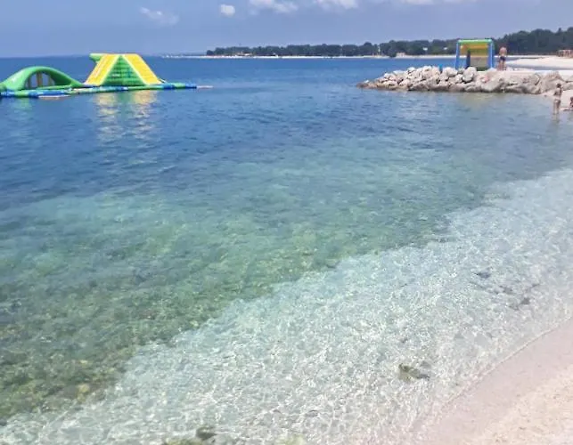 With A Parking Space - 7313 פולה