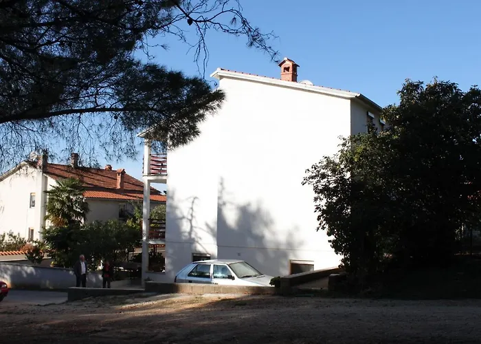 With A Parking Space - 7313 * פולה