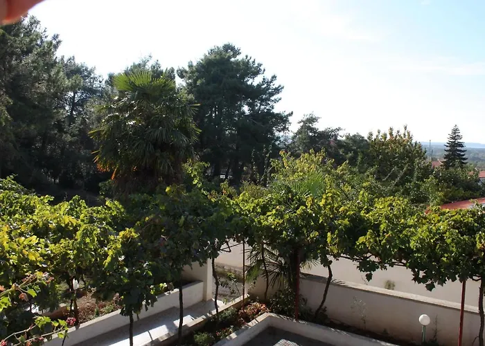 With A Parking Space - 7313 פולה