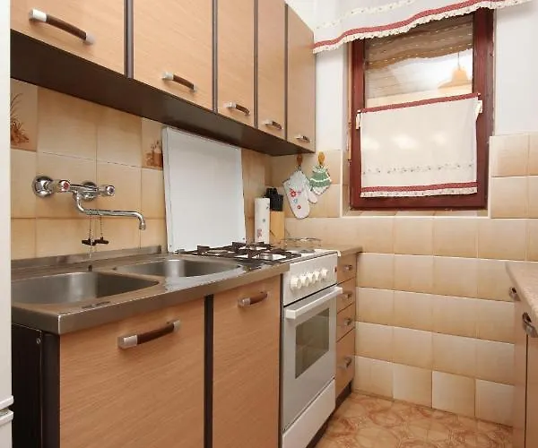 With A Parking Space - 7313 * Пула